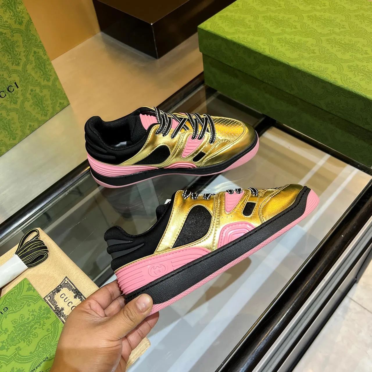 👟👟Ex-factory price 600👟👟 Men's size +10 high version, the top version of 2022 Gucci low-top sneakers! The new colors are reproduced one to one. New style for early spring, creating a perfect style💣💣💣street style🔥🔥🔥cool and trendy C-level fashionable outfit with a retro and futuristic feel🌹🌹🌹classic boot shape + British color-blocking design, super eye-catching. Various leather splicing, original reverse mold last type, imported high-end knitting needles showing exquisite texture! Open mold to customize high-density TPU outsole. 15 colors come out first. Size: Female 35-41 Male 39-46